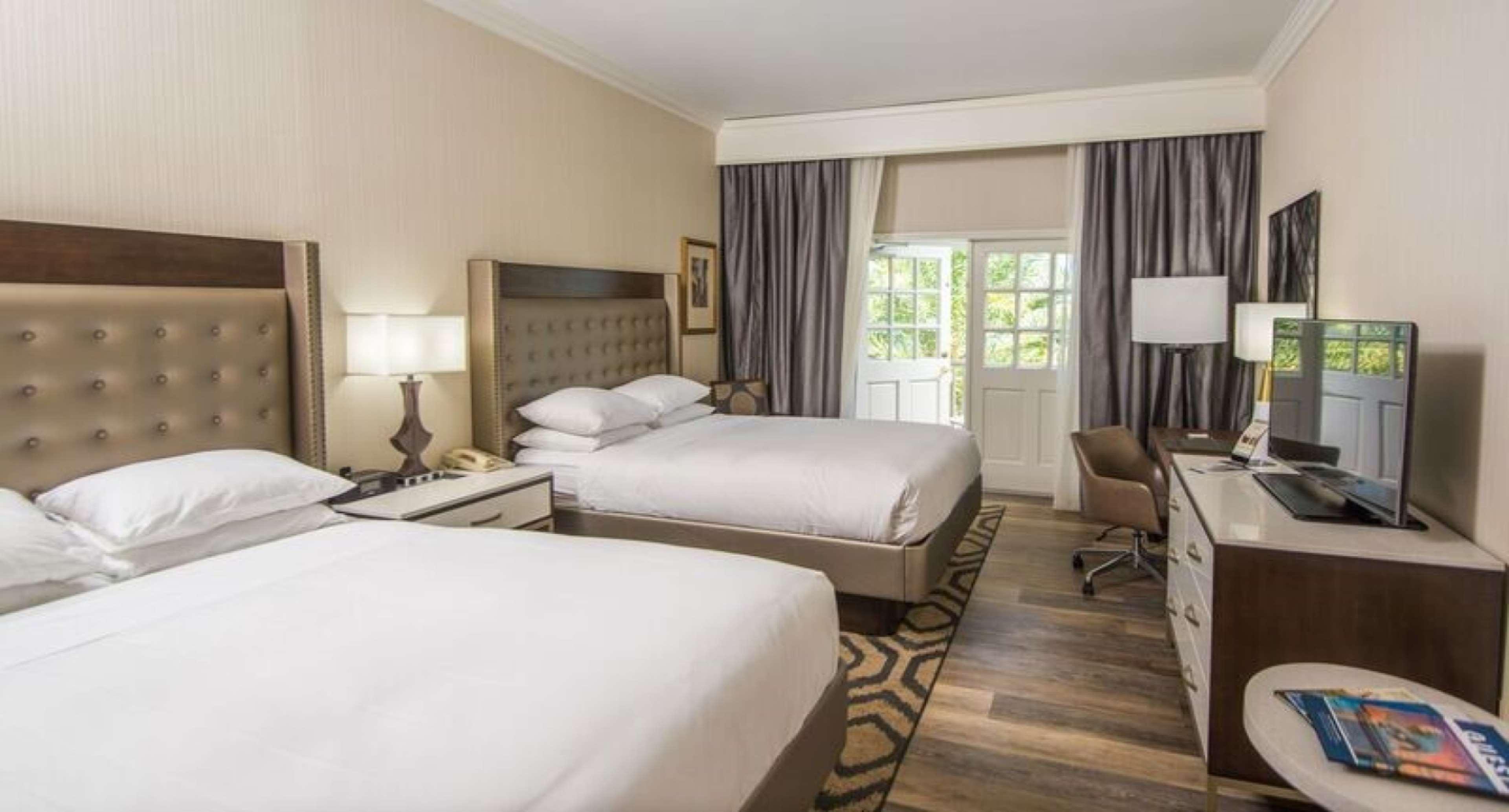 Отель Hilton Saint Augustine Historic Bayfront Экстерьер фото