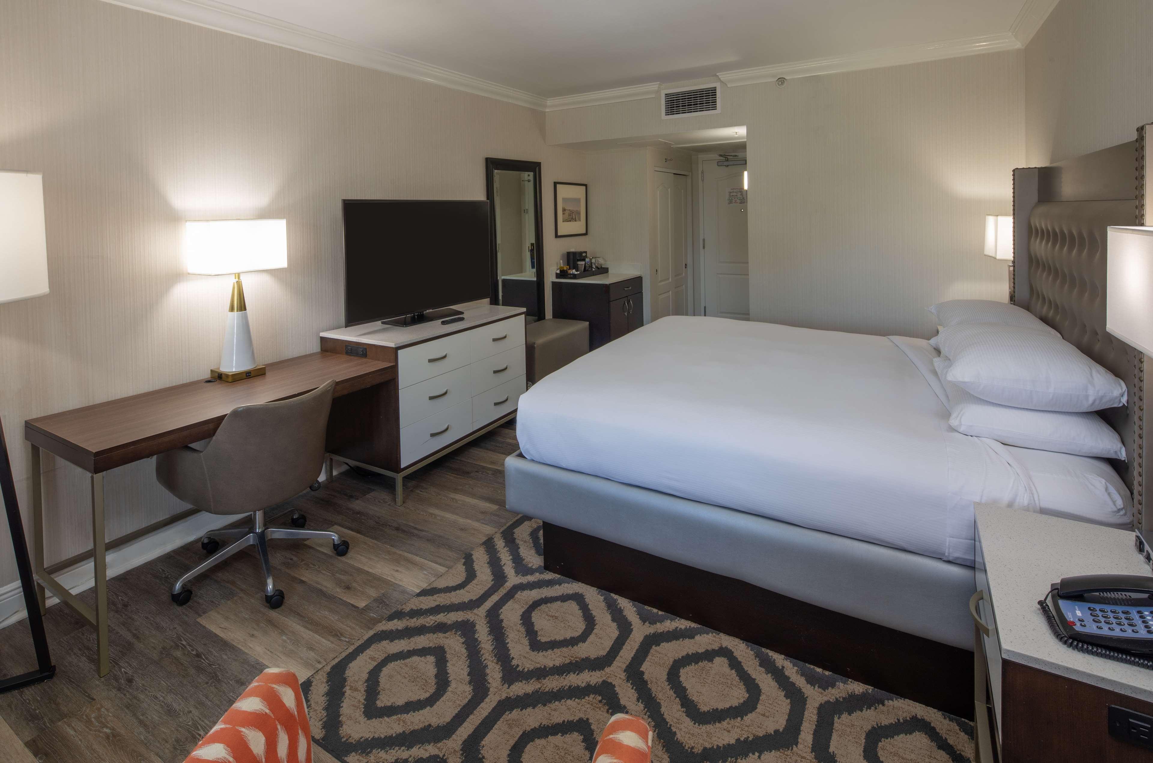 Отель Hilton Saint Augustine Historic Bayfront Экстерьер фото