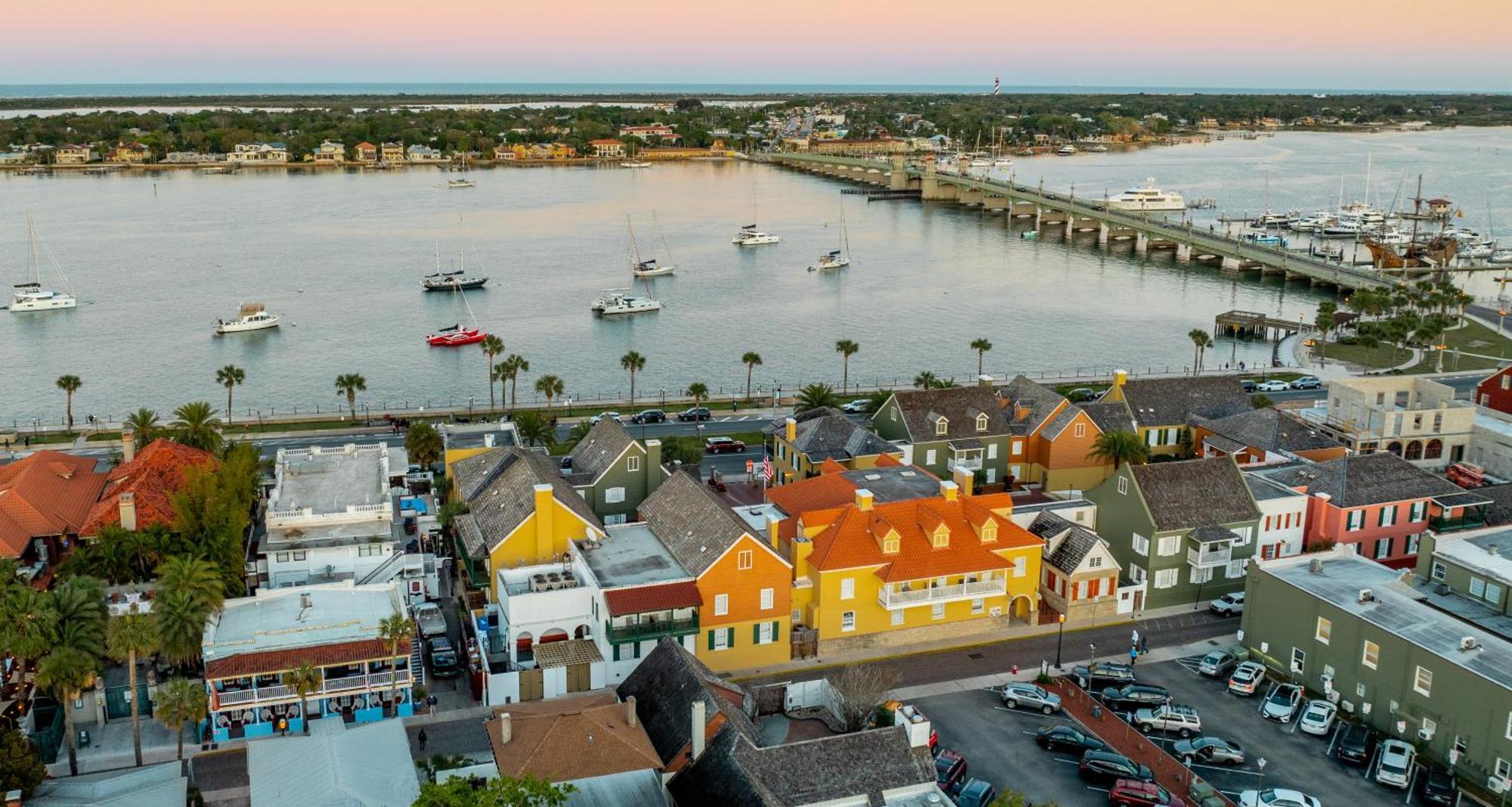 Отель Hilton Saint Augustine Historic Bayfront Экстерьер фото