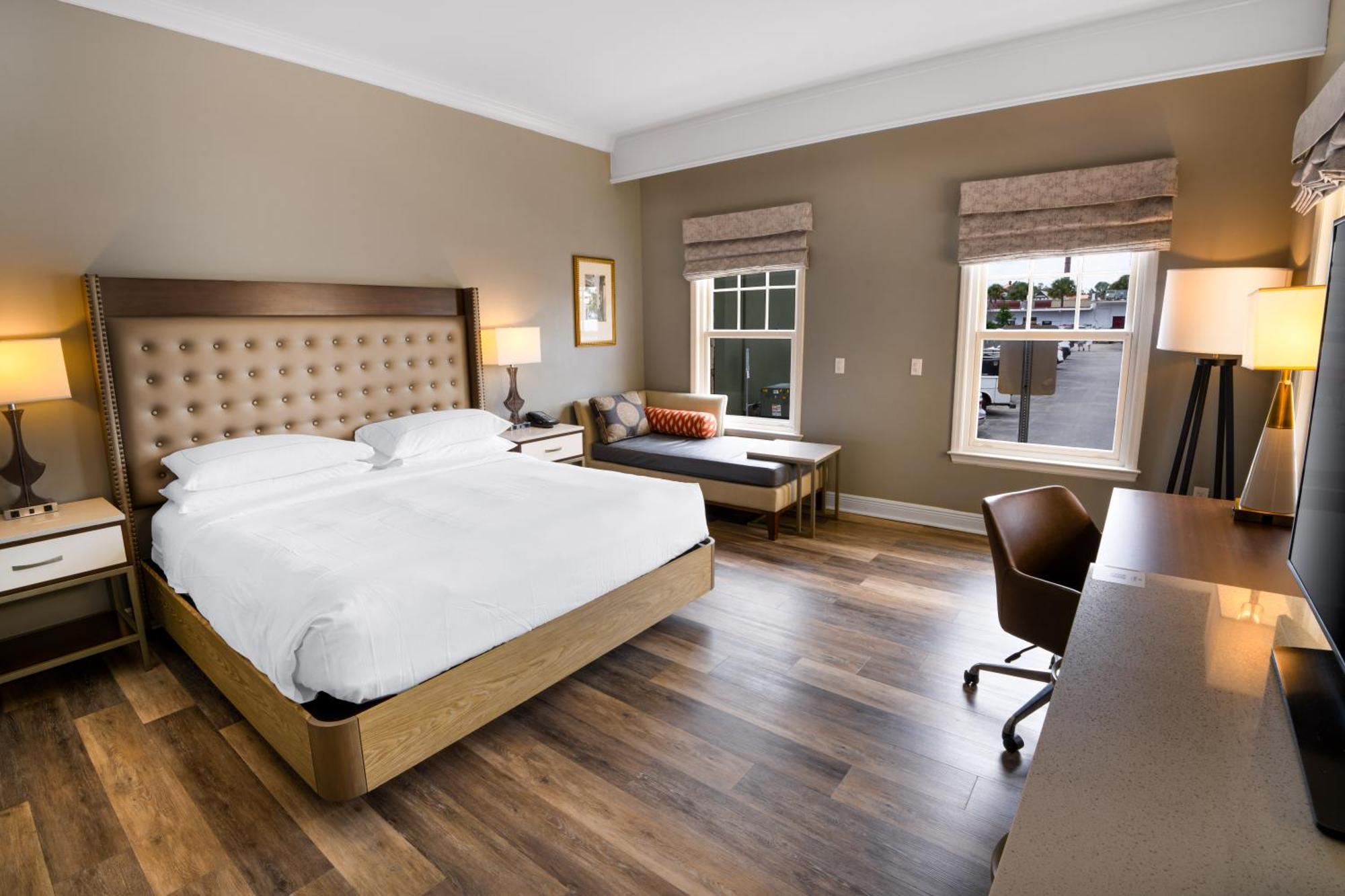 Отель Hilton Saint Augustine Historic Bayfront Экстерьер фото