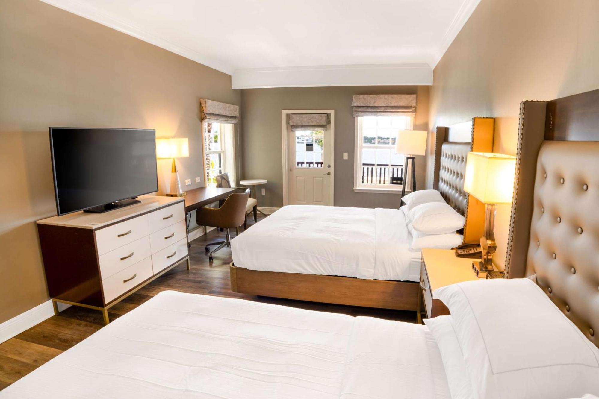 Отель Hilton Saint Augustine Historic Bayfront Экстерьер фото